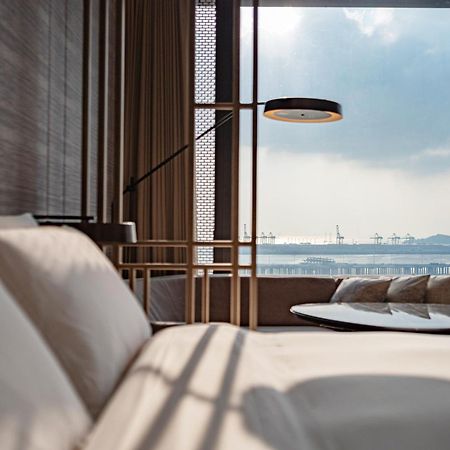 Conrad Shenzhen, The First Art Museum Hotel In Greater Bay Area With The Stunning Bay And Sunset View In The Hotel Terrace מראה חיצוני תמונה