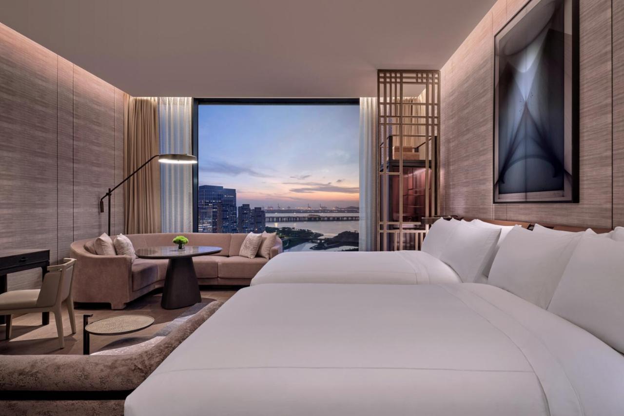 Conrad Shenzhen, The First Art Museum Hotel In Greater Bay Area With The Stunning Bay And Sunset View In The Hotel Terrace מראה חיצוני תמונה