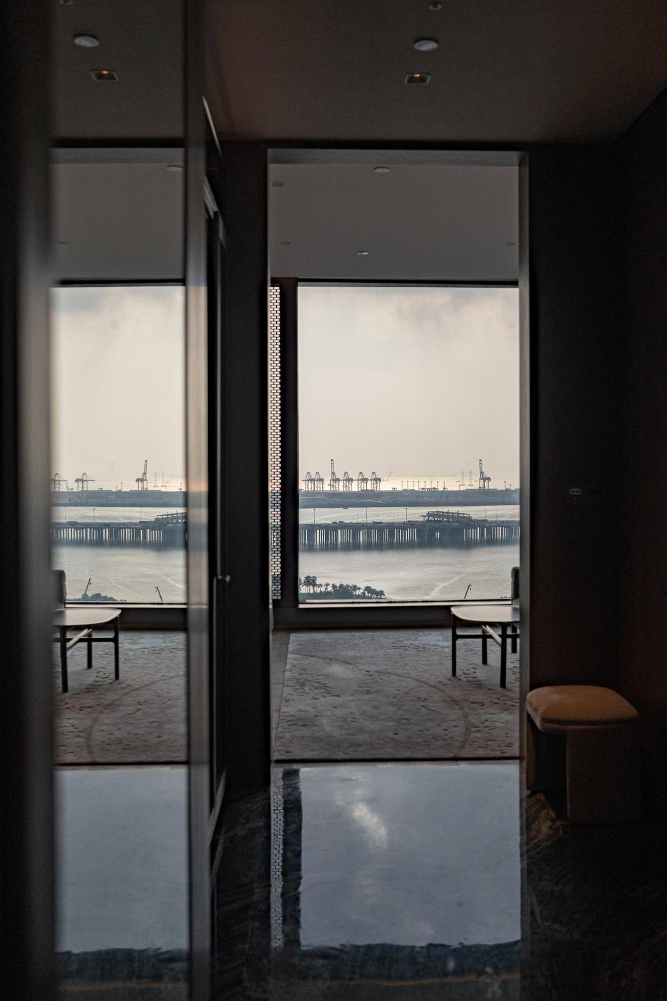 Conrad Shenzhen, The First Art Museum Hotel In Greater Bay Area With The Stunning Bay And Sunset View In The Hotel Terrace מראה חיצוני תמונה